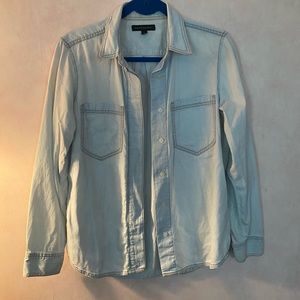 Banana Republic denim shirt. Cotton. Size Small.